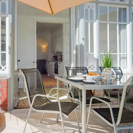 Gutshaus No2 Апартаменты *