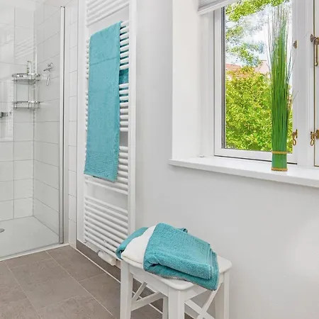 Gutshaus No2 Апартаменты Хайлигенхафен